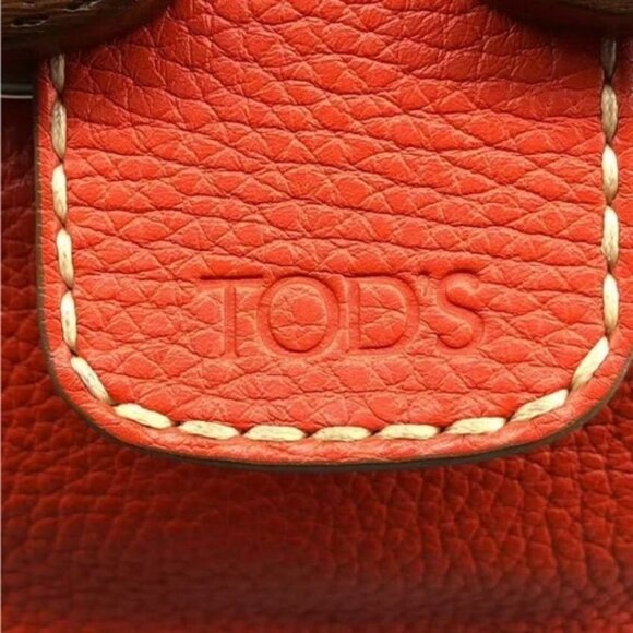 Tod's burnt orange pebbled leather shoulder bag - Picture 14 of 15